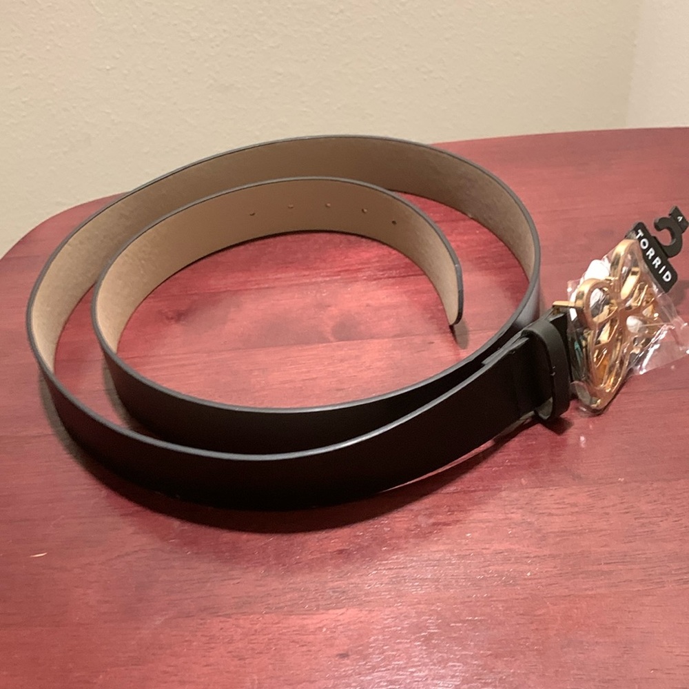 NWT 4X Black Butterfly Buckle Leather Belt